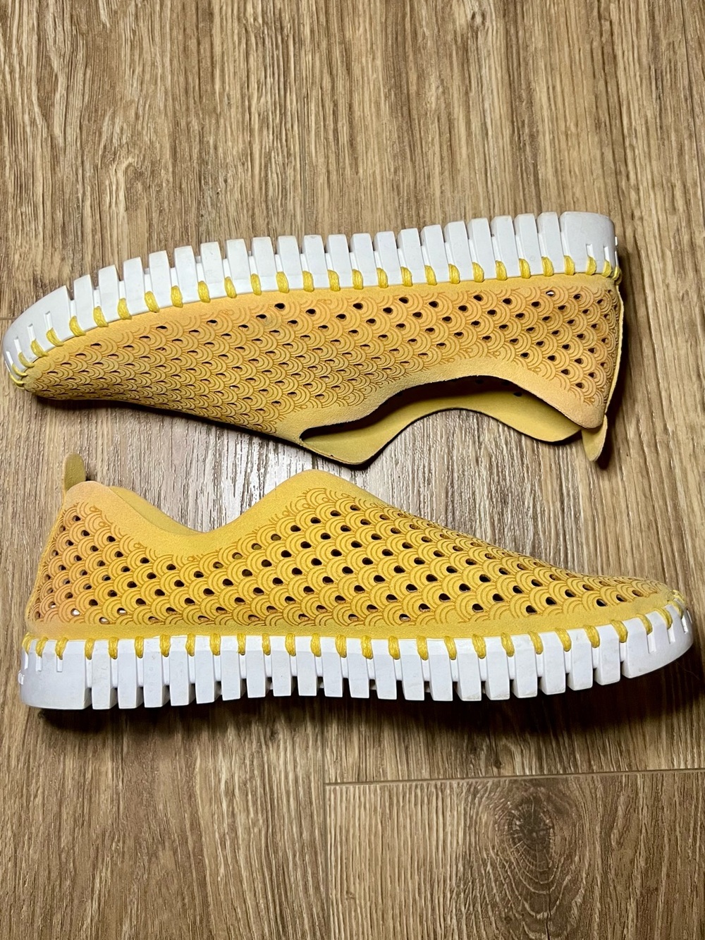 Ilse Jacobsen Tulip Slip-On Shoes Yellow EU 39